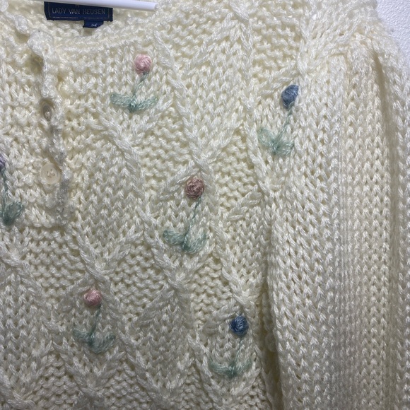 Hand Knit Lady Van Heusen sweater size M white/cream excellent condition - Picture 5 of 9